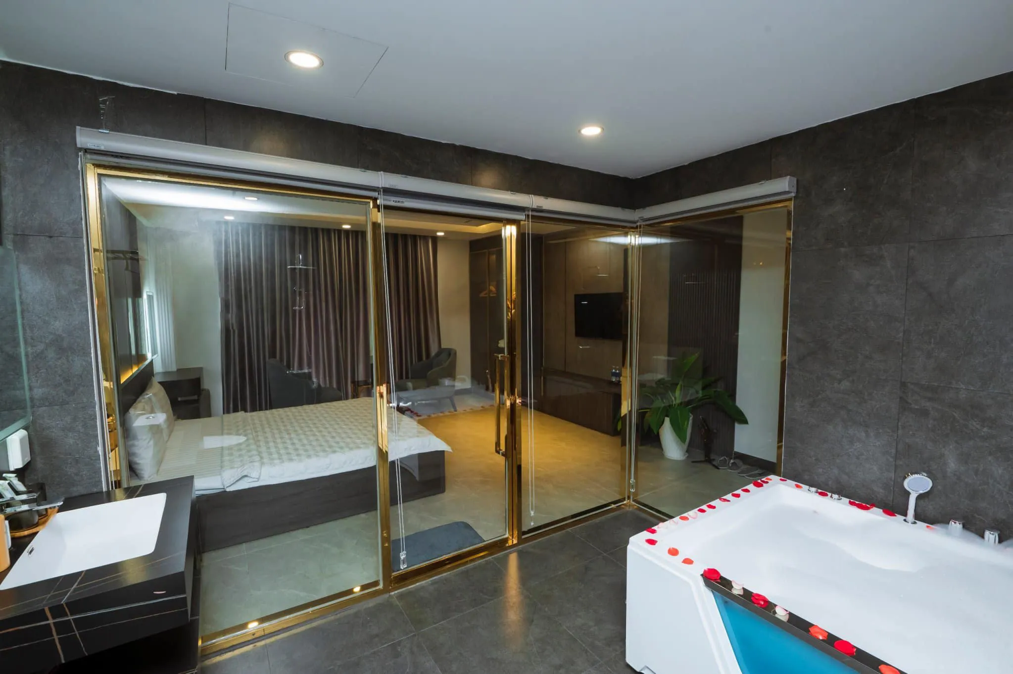Eden Hotel